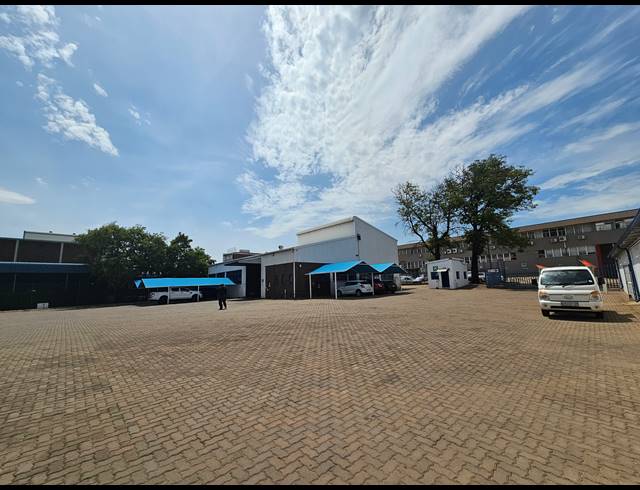 1,876M² WAREHOUSE FOR SALE IN ISANDO